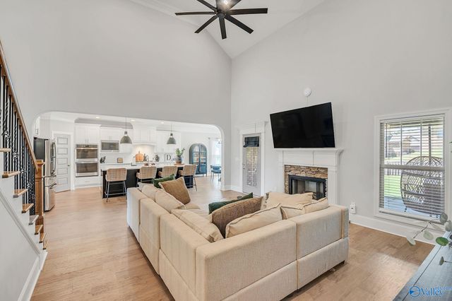 1311 Pecan Point Way SE, Huntsville, AL 35803