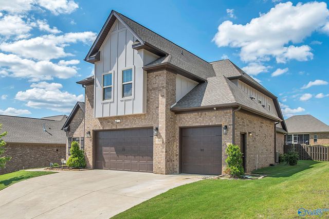 1311 Pecan Point Way SE, Huntsville, AL 35803