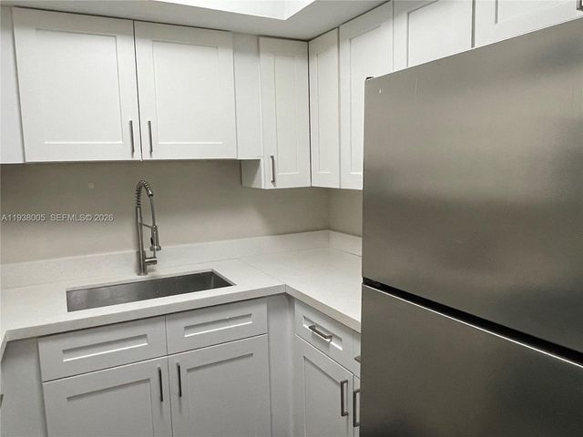 7390 NW 38th St 3, Davie, FL 33024