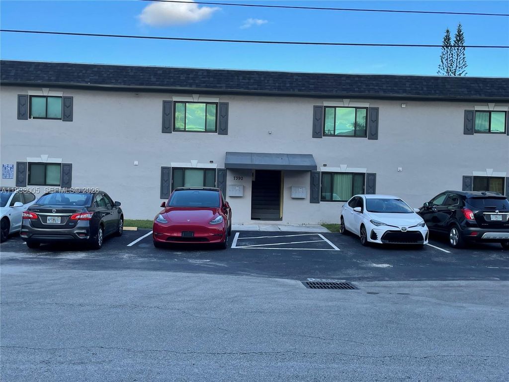 7390 NW 38th St 3, Davie, FL 33024