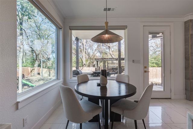 1001 Coke Drive, Arlington, TX 76010