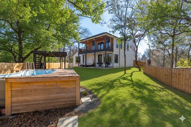 1001 Coke Drive, Arlington, TX 76010