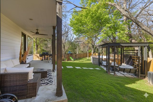 1001 Coke Drive, Arlington, TX 76010