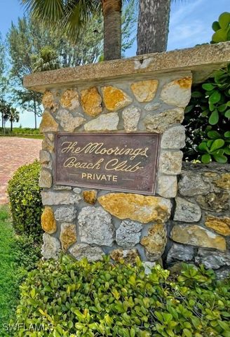 698 Fairway Terrace, Naples, FL 34103