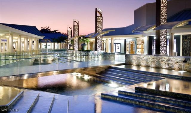 698 Fairway Terrace, Naples, FL 34103