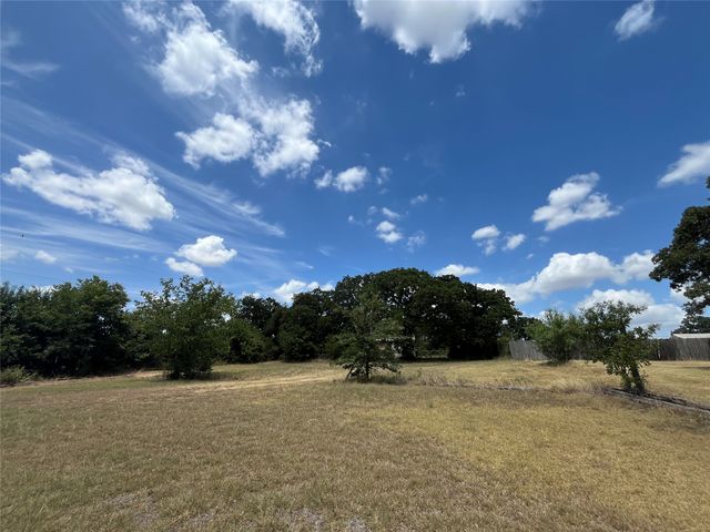 5324 Parker Henderson Road, Fort Worth, TX 76119
