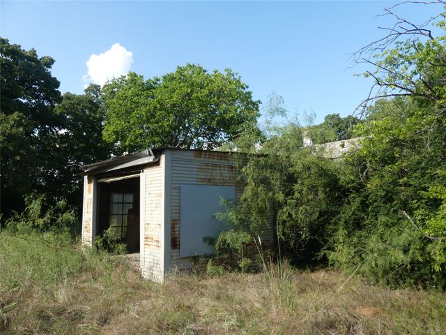 5324 Parker Henderson Road, Fort Worth, TX 76119