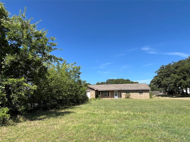 5324 Parker Henderson Road, Fort Worth, TX 76119