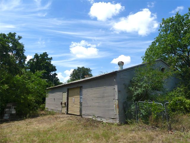 5324 Parker Henderson Road, Fort Worth, TX 76119