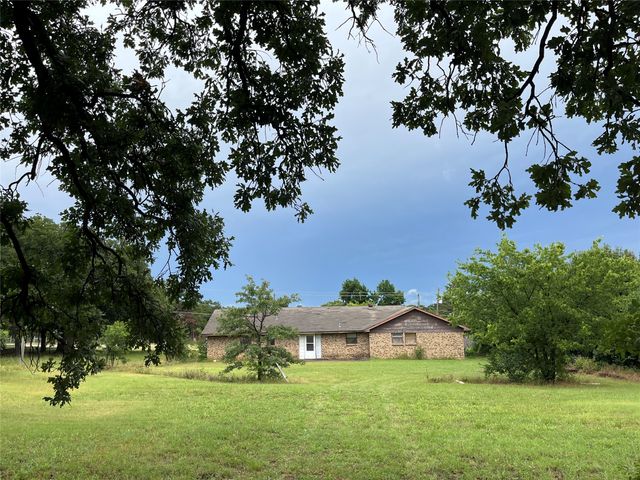 5324 Parker Henderson Road, Fort Worth, TX 76119