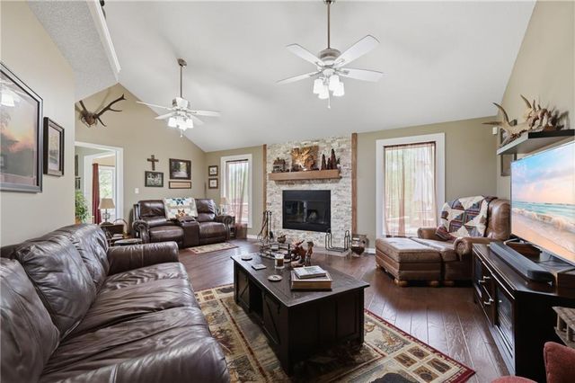 561 White Road, Bates City, MO 64011
