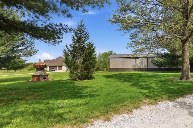 561 White Road, Bates City, MO 64011