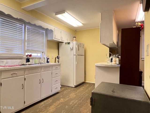 3509 East Andrew Johnson Highway, Greeneville, TN 37745