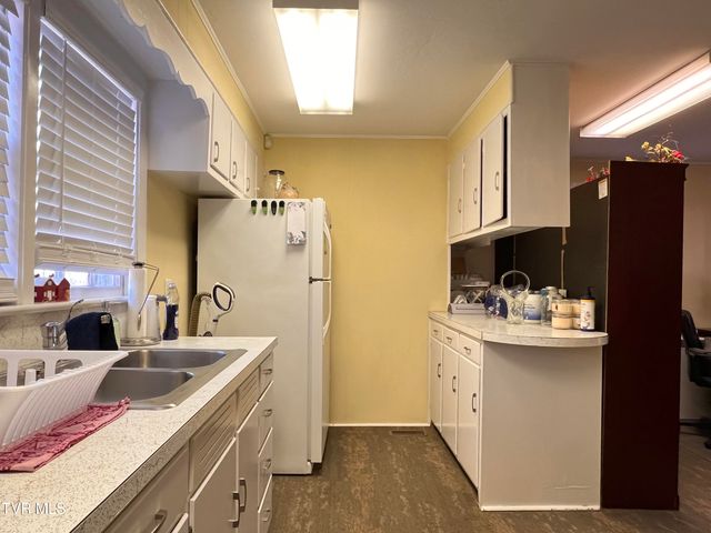 3509 East Andrew Johnson Highway, Greeneville, TN 37745