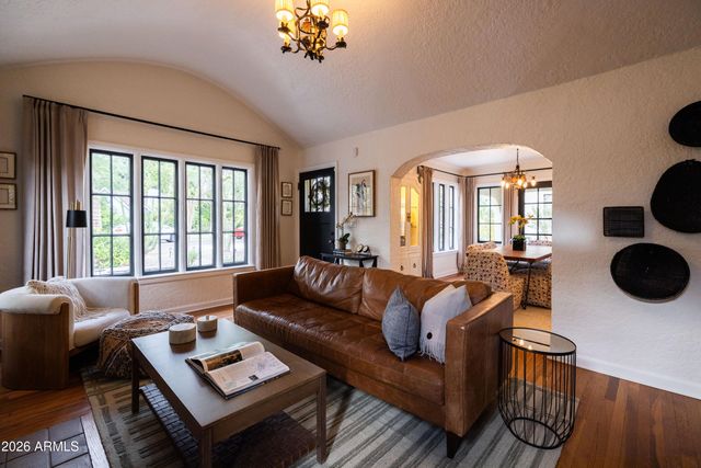 313 W WILSHIRE Drive, Phoenix, AZ 85003
