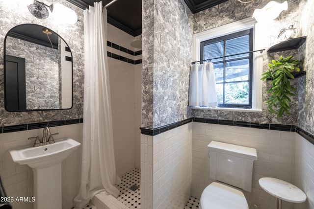 313 W WILSHIRE Drive, Phoenix, AZ 85003