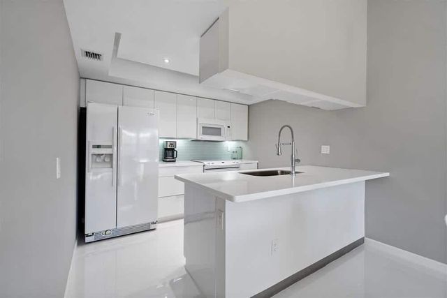 119 Waterside Drive, Hypoluxo, FL 33462