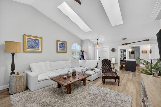 1405 Ocean Dunes Circle, Jupiter, FL 33477