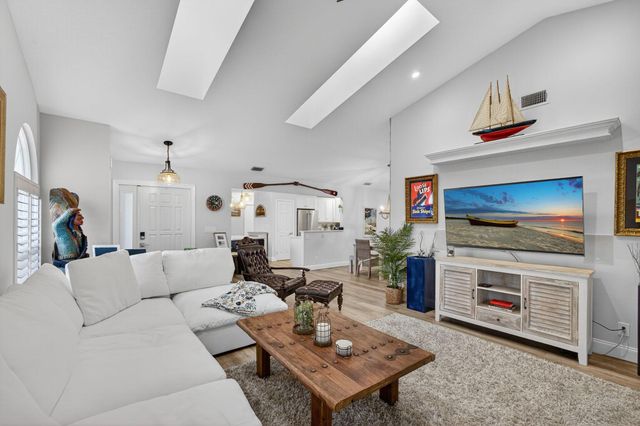 1405 Ocean Dunes Circle, Jupiter, FL 33477