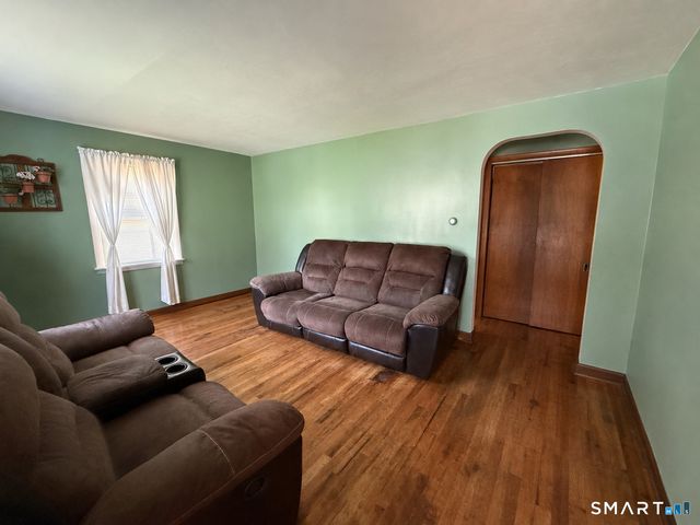 12 Arbutus Street, East Hartford, CT 06108