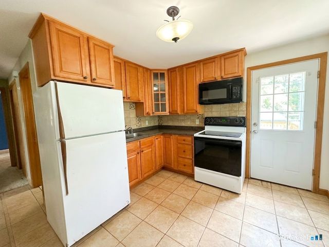 12 Arbutus Street, East Hartford, CT 06108