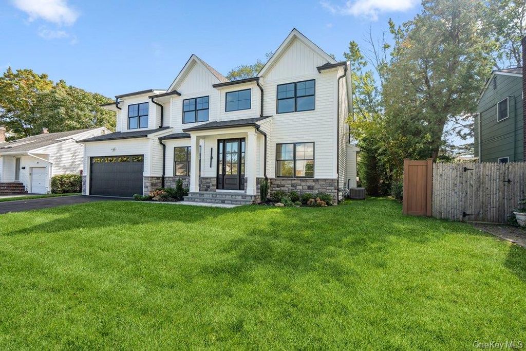 32 Jerold Street, Plainview, NY 11803 — photo 2