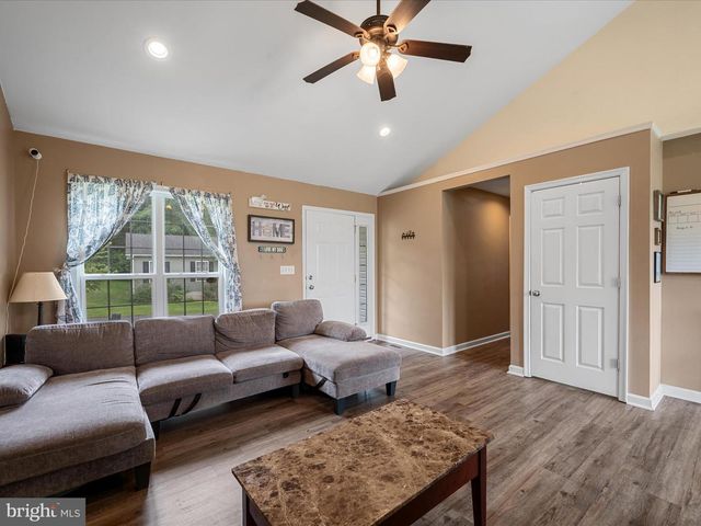 42 BAILEY LN, Capon Bridge, WV 26711