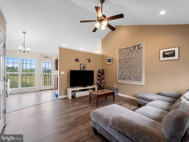42 BAILEY LN, Capon Bridge, WV 26711
