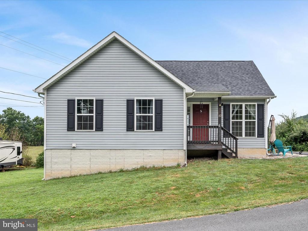 42 BAILEY LN, Capon Bridge, WV 26711