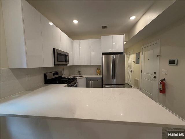 84 Van Wagenen Avenue 1L, Jersey City, NJ 07306