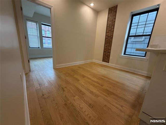 84 Van Wagenen Avenue 1L, Jersey City, NJ 07306