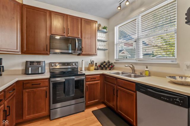 2410 N College Avenue, Indianapolis, IN 46205