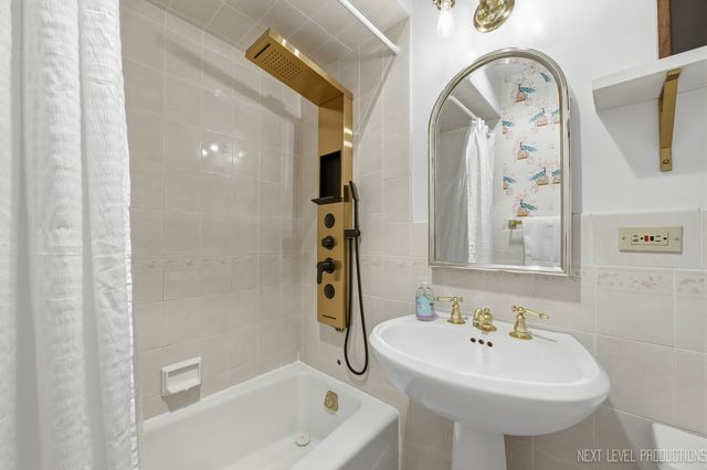 923 South Avenue, St. Charles, IL 60174