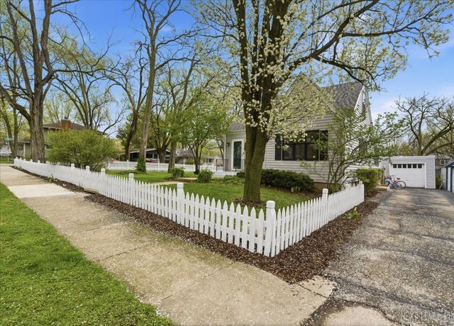 923 South Avenue, St. Charles, IL 60174