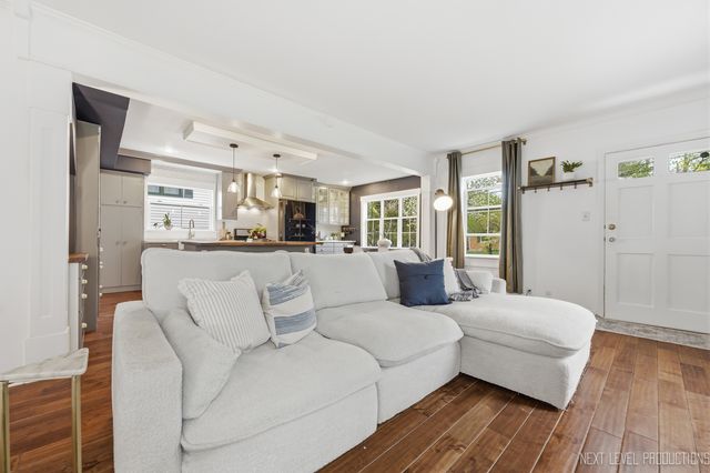 923 South Avenue, St. Charles, IL 60174