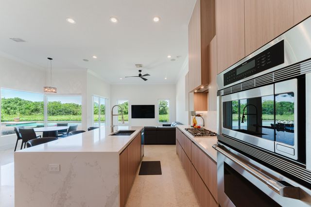 4197 Finishline Terrace, Davie, FL 33330