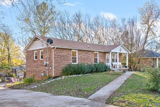 434 Bluff Dr, Clarksville, TN 37043