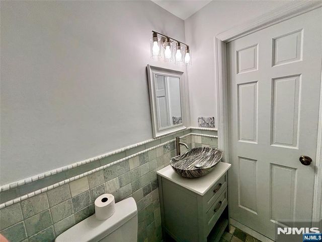 447 Manchester Avenue, Haledon, NJ 07508