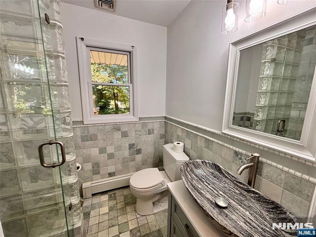 447 Manchester Avenue, Haledon, NJ 07508