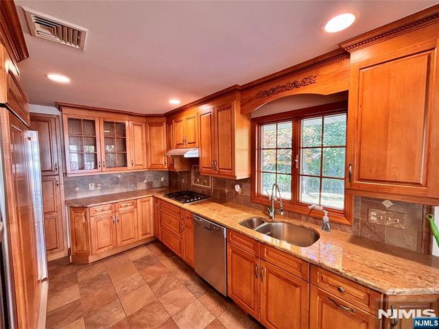 447 Manchester Avenue, Haledon, NJ 07508