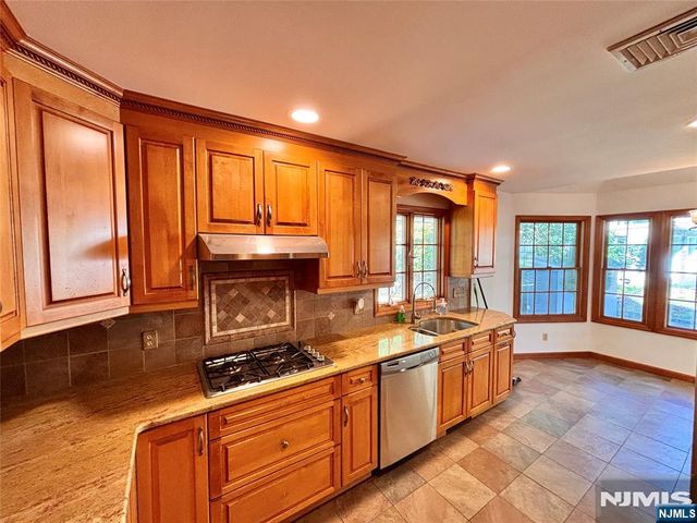 447 Manchester Avenue, Haledon, NJ 07508