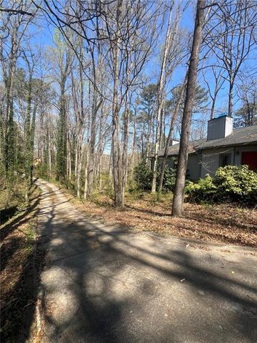 380 Madeira Circle SW, Smyrna, GA 30082