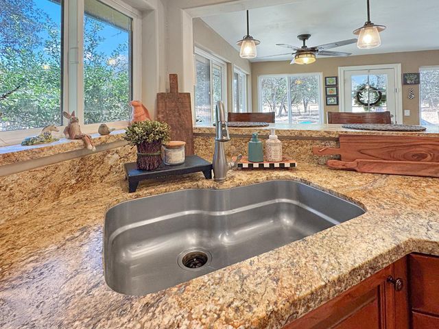 26525 Table Meadow Rd, Auburn, CA 95602