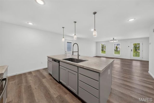 108 Tiber Way, St Charles, MO 63301