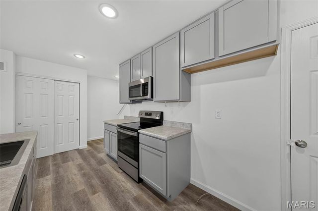 108 Tiber Way, St Charles, MO 63301