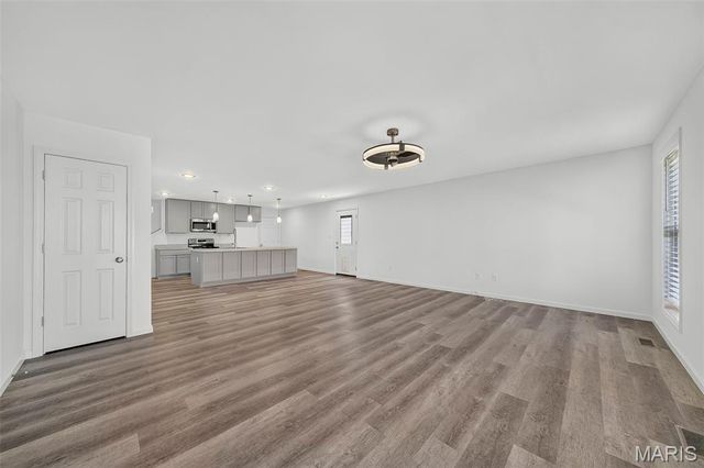 108 Tiber Way, St Charles, MO 63301