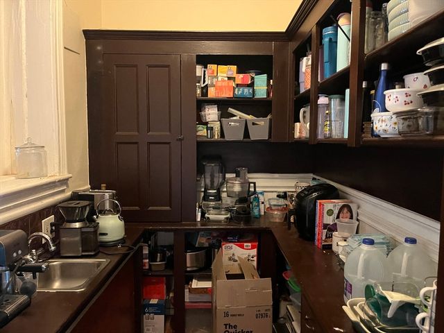 1033 Beacon Street 1, Brookline, MA 02446
