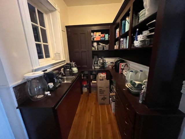 1033 Beacon Street 1, Brookline, MA 02446