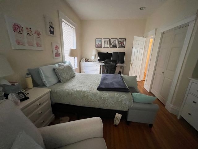 1033 Beacon Street 1, Brookline, MA 02446