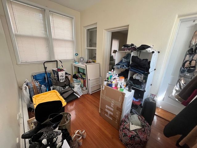 1033 Beacon Street 1, Brookline, MA 02446
